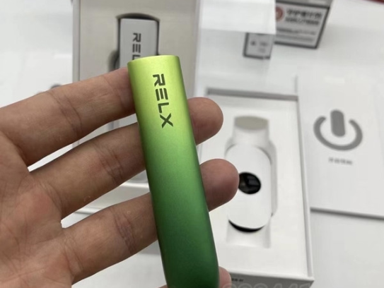 用户使用假悦刻烟杆充电时发生爆炸（图）